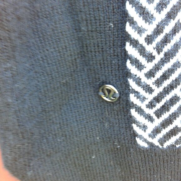 Lululemon Athletica Merino Wool Sweater Sz 1 - Picture 5 of 9